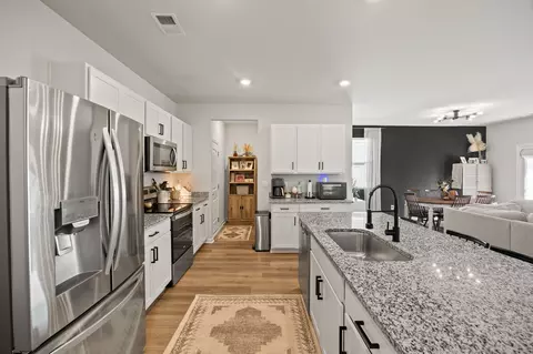 Kitchen - 235 Harris Ln, Baxter, TN 38544 photo 2 of 3