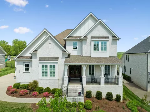 3012 Littlebury Park Dr, Thompsons Station, TN 37179