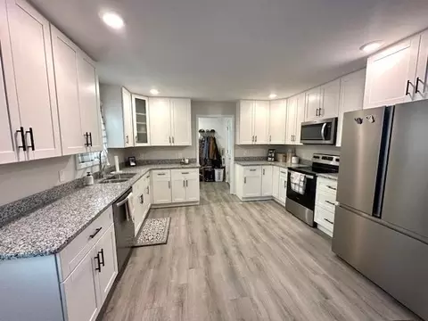 Kitchen - 635 End Dr, Savannah, TN 38372 photo 4 of 6
