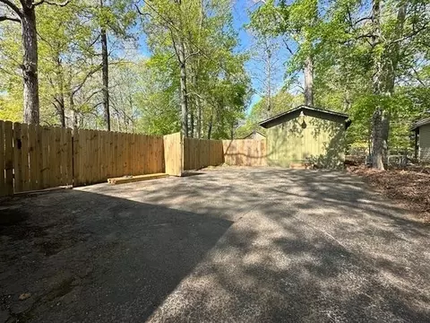 Exterior - 635 End Dr, Savannah, TN 38372 photo 2 of 15