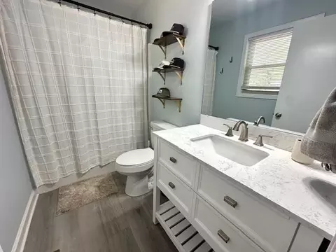 Bath - 635 End Dr, Savannah, TN 38372 photo 1 of 2