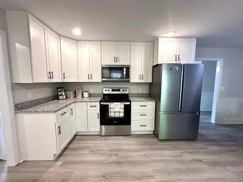 Kitchen - 635 End Dr, Savannah, TN 38372 photo 3 of 6