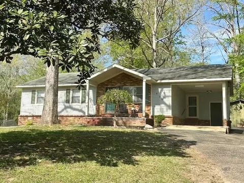 635 End Dr, Savannah, TN 38372