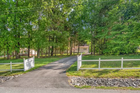 1038 Phillip Dr, Portland, TN 37148