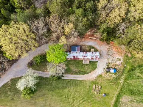 1033 Pollard Rd, Walling, TN 38587 photo 2