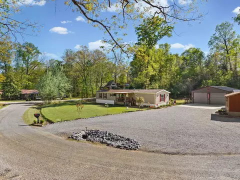 380 Upchurch Dr, Buchanan, TN 38222