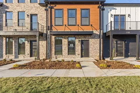 1347 Rebecca Johns Dr, Murfreesboro, TN 37128