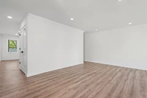 Living - 1707 Berkeley St, Murfreesboro, TN 37129 photo 1 of 10