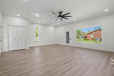 Living - 1707 Berkeley St, Murfreesboro, TN 37129 photo 10 of 10