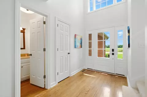 Entry Way - 208 Loop Dr, Winchester, TN 37398 photo 2 of 11