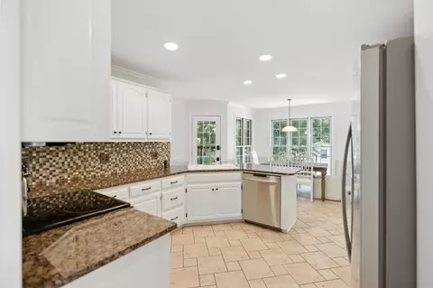 Kitchen - 208 Loop Dr, Winchester, TN 37398 photo 2 of 7