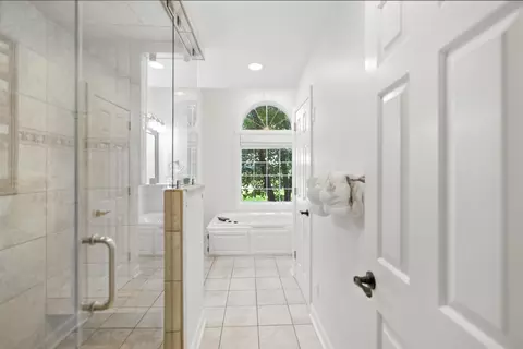 Bath - 208 Loop Dr, Winchester, TN 37398 photo 1 of 14