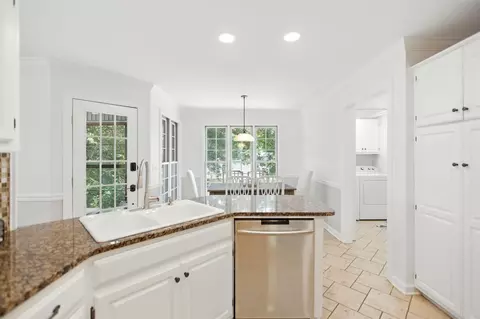 Kitchen - 208 Loop Dr, Winchester, TN 37398 photo 7 of 7