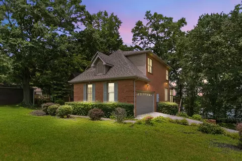 Exterior - 208 Loop Dr, Winchester, TN 37398 photo 6 of 17