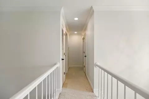 Entry Way - 208 Loop Dr, Winchester, TN 37398 photo 5 of 11