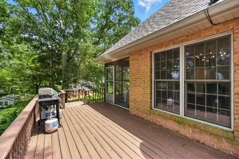 Exterior - 208 Loop Dr, Winchester, TN 37398 photo 14 of 17