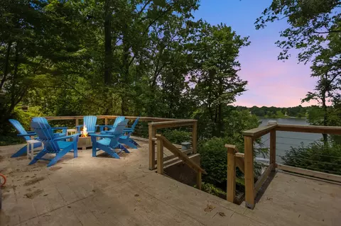 Exterior - 208 Loop Dr, Winchester, TN 37398 photo 5 of 17