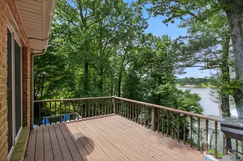 Exterior - 208 Loop Dr, Winchester, TN 37398 photo 12 of 17