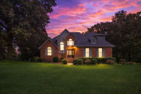 Exterior - 208 Loop Dr, Winchester, TN 37398 photo 3 of 17
