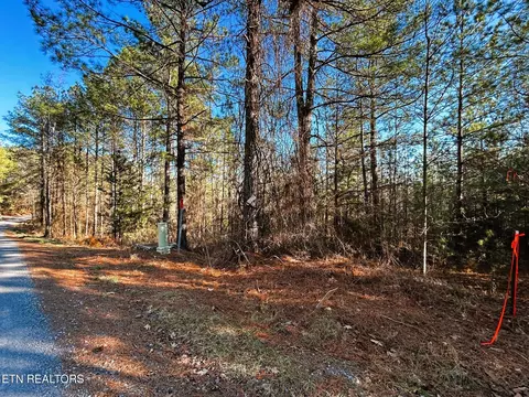 5 Charles Rd, Decatur, TN 37322