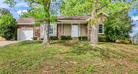 1710 Thistlewood Dr, Clarksville, TN 37042
