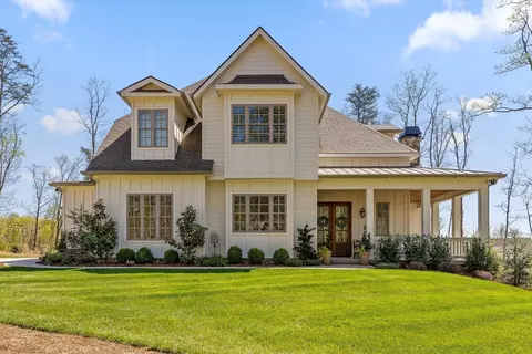 1375 Wintergreen Ln, Signal Mountain, TN 37377