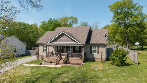 415 Central Ave, Chapel Hill, TN 37034