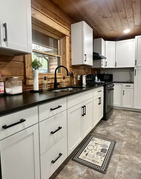 Kitchen - 673 Arrowhead Rd, Moss, TN 38575 photo 4 of 7