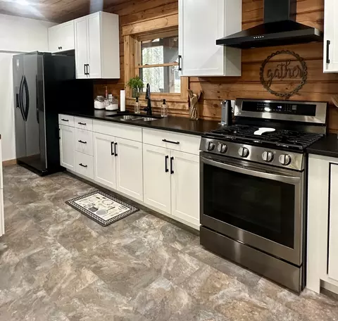 Kitchen - 673 Arrowhead Rd, Moss, TN 38575 photo 5 of 7