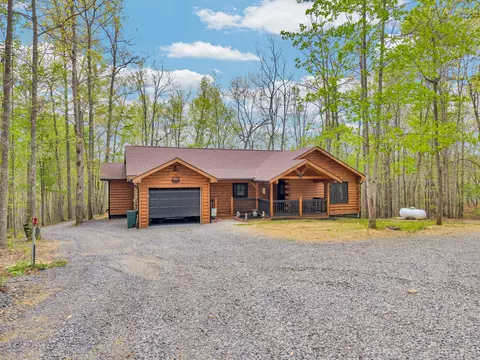673 Arrowhead Rd, Moss, TN 38575