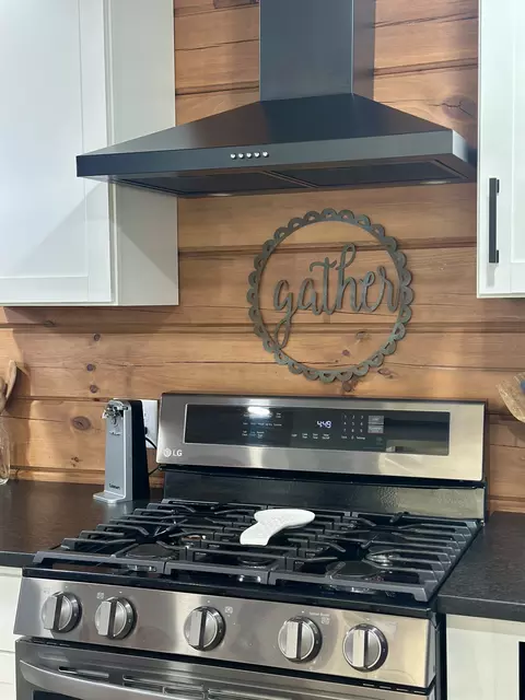 Kitchen - 673 Arrowhead Rd, Moss, TN 38575 photo 6 of 7