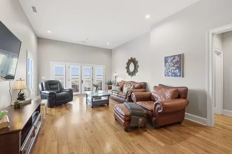 Living - 4606 Shores Rd, Murfreesboro, TN 37128 photo 3 of 4