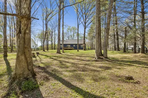 Exterior - 109 Duke Rd, Dickson, TN 37055 photo 5 of 6