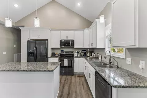 Kitchen - 109 Duke Rd, Dickson, TN 37055 photo 1 of 3