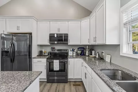 Kitchen - 109 Duke Rd, Dickson, TN 37055 photo 2 of 3