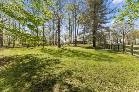 Exterior - 109 Duke Rd, Dickson, TN 37055 photo 4 of 6