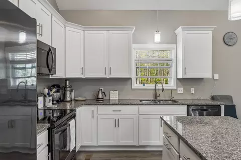 Kitchen - 109 Duke Rd, Dickson, TN 37055 photo 3 of 3