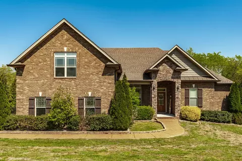 1004 Robert Lee Dr, Gallatin, TN 37066
