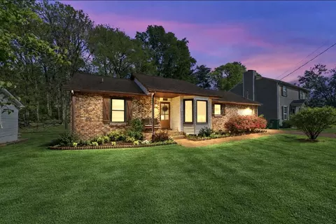 3048 Reelfoot Dr, Nashville, TN 37214