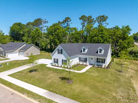 100 Centennial Ln, Columbia, TN 38401