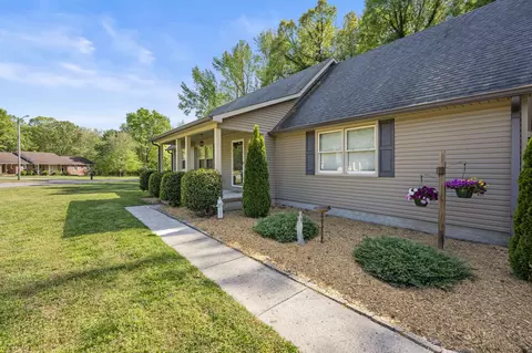 303 Rutledge Ave, Tullahoma, TN 37388