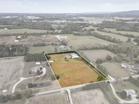 3115 Holders Cove Rd, Winchester, TN 37398