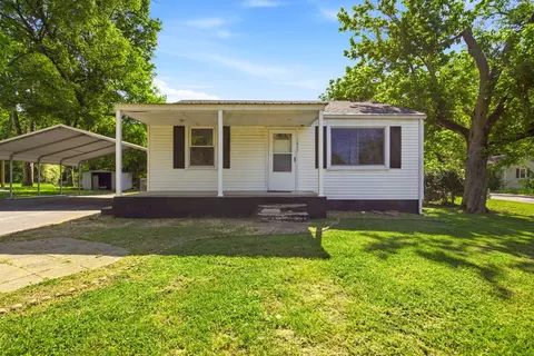 1827 Sunset Ave, Columbia, TN 38401