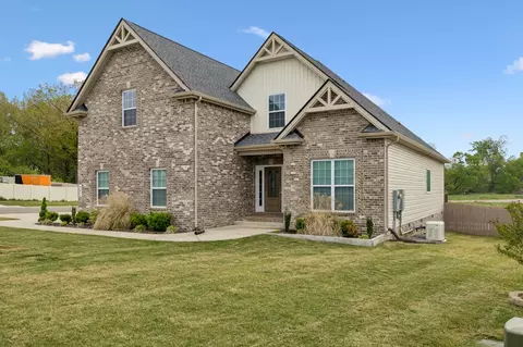 302 Dynamite Hill Dr, Clarksville, TN 37042