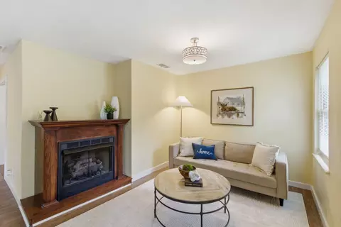 Living - 113 Mae Cir, Dickson, TN 37055 photo 3 of 5