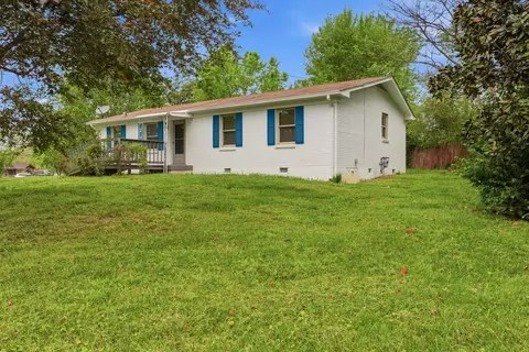 Exterior - 113 Mae Cir, Dickson, TN 37055 photo 2 of 9
