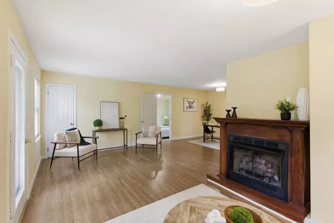 Living - 113 Mae Cir, Dickson, TN 37055 photo 4 of 5