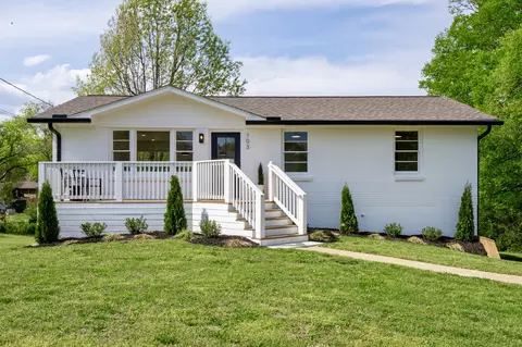 103 Peninsula Park Dr, Hendersonville, TN 37075