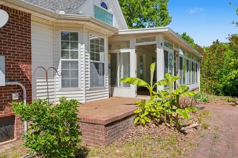 Exterior - 3358 Hwy 52 E, Bethpage, TN 37022 photo 5 of 11