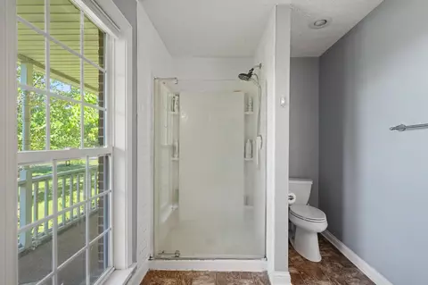 Bath - 3358 Hwy 52 E, Bethpage, TN 37022 photo 6 of 6